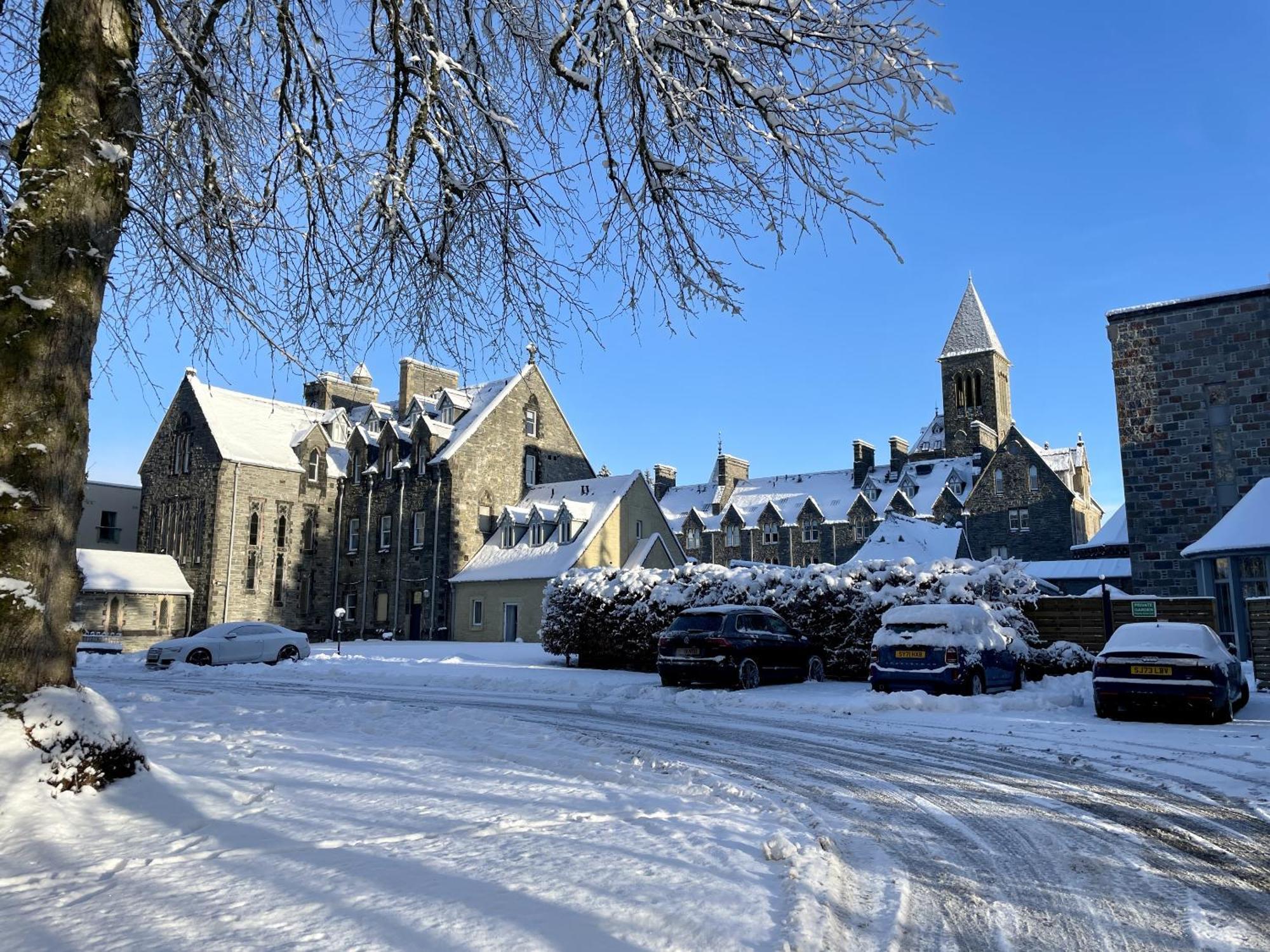The Classrooms, Loch Ness Abbey - 142M2 Lifestyle & Heritage Apartment - Pool & Spa - The Highland Club - Resort On Lake Shores Fort Augustus Kültér fotó