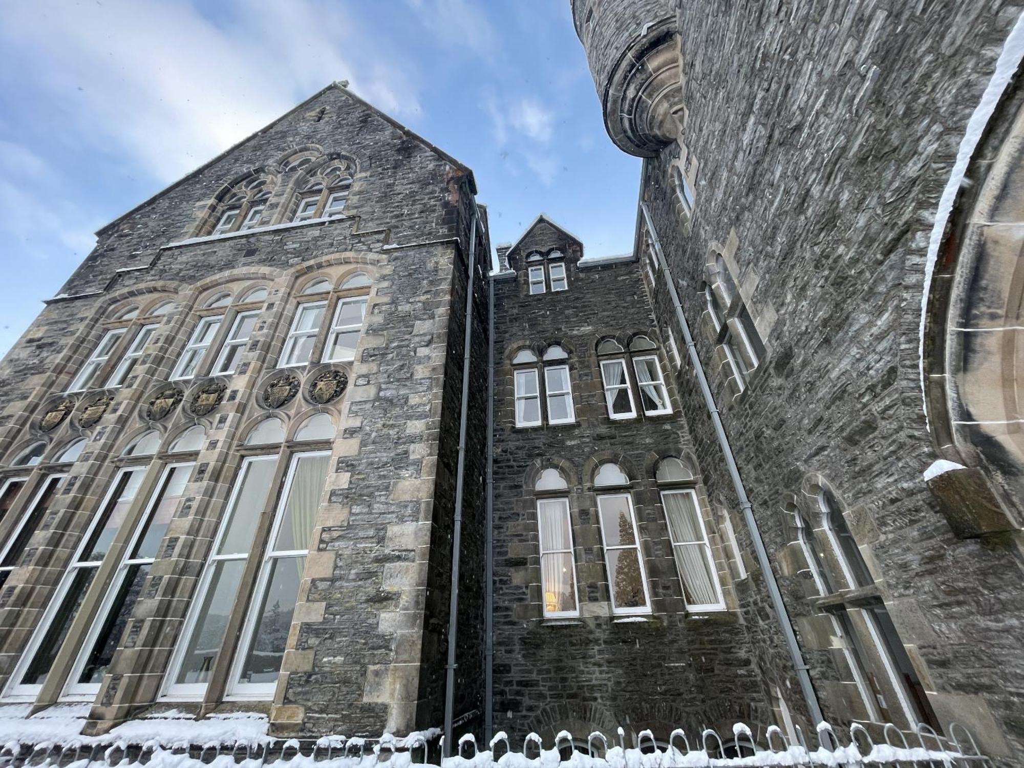 The Classrooms, Loch Ness Abbey - 142M2 Lifestyle & Heritage Apartment - Pool & Spa - The Highland Club - Resort On Lake Shores Fort Augustus Kültér fotó