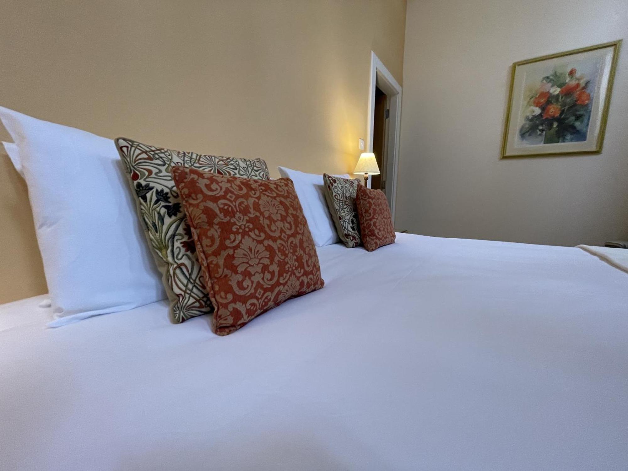 The Classrooms, Loch Ness Abbey - 142M2 Lifestyle & Heritage Apartment - Pool & Spa - The Highland Club - Resort On Lake Shores Fort Augustus Kültér fotó