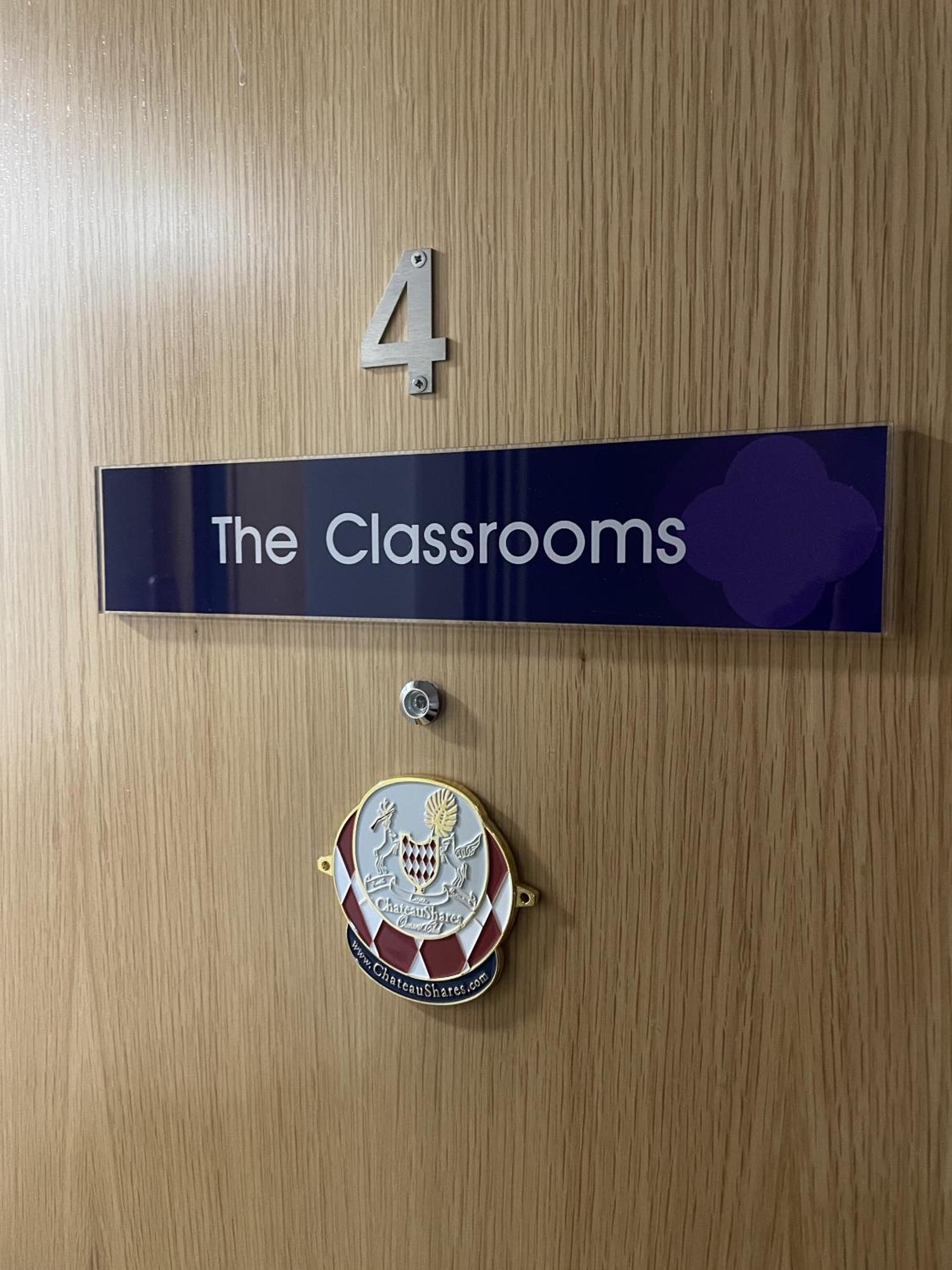 The Classrooms, Loch Ness Abbey - 142M2 Lifestyle & Heritage Apartment - Pool & Spa - The Highland Club - Resort On Lake Shores Fort Augustus Kültér fotó
