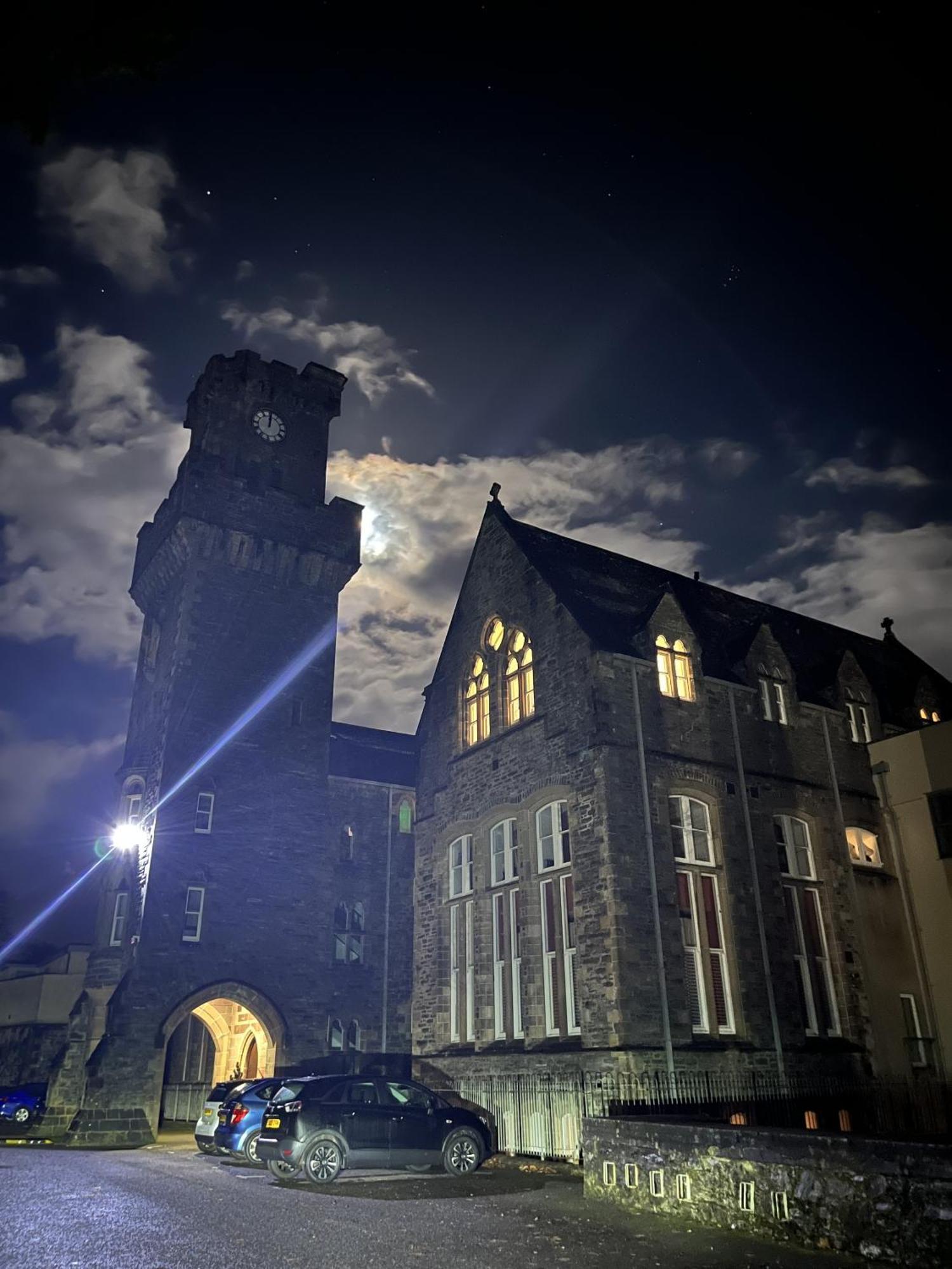 The Classrooms, Loch Ness Abbey - 142M2 Lifestyle & Heritage Apartment - Pool & Spa - The Highland Club - Resort On Lake Shores Fort Augustus Kültér fotó