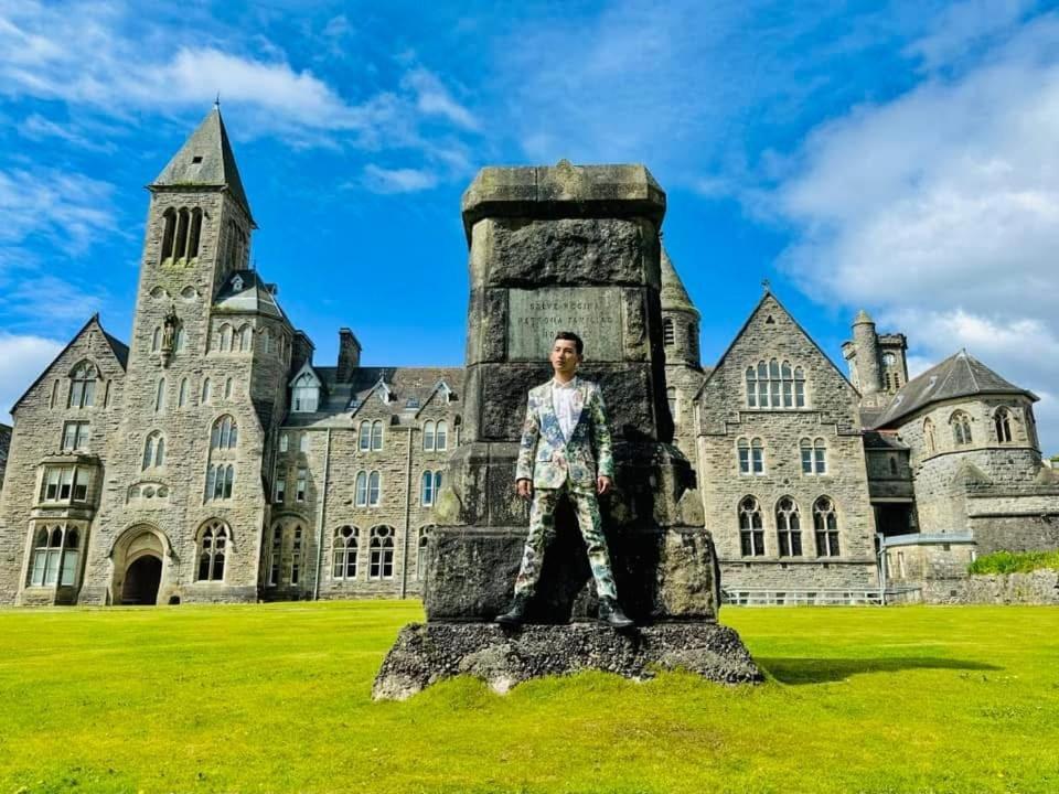 The Classrooms, Loch Ness Abbey - 142M2 Lifestyle & Heritage Apartment - Pool & Spa - The Highland Club - Resort On Lake Shores Fort Augustus Kültér fotó