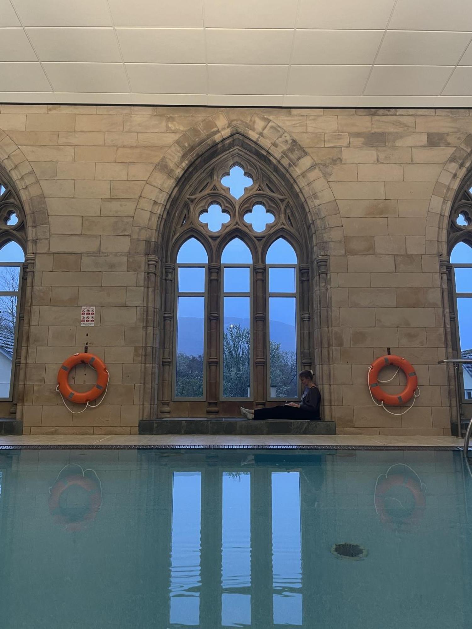 The Classrooms, Loch Ness Abbey - 142M2 Lifestyle & Heritage Apartment - Pool & Spa - The Highland Club - Resort On Lake Shores Fort Augustus Kültér fotó